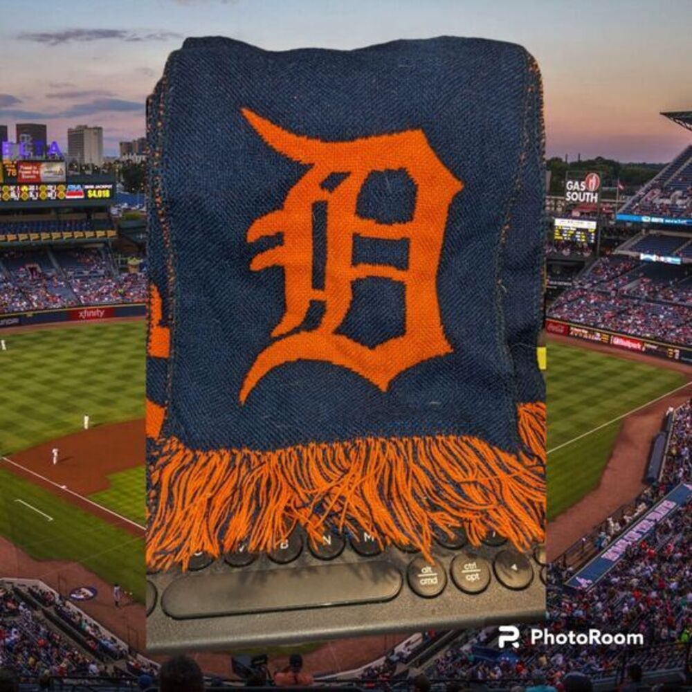 Detroit Tiger's Winter Scarf‎